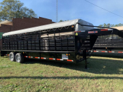 Neckover Custom Gooseneck Livestock Trailers 3